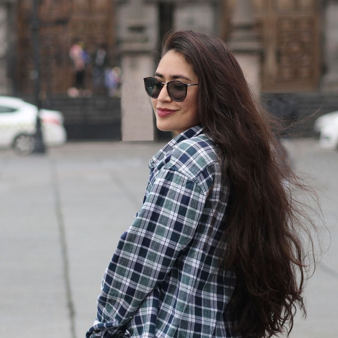 <em>Sara L.</em>